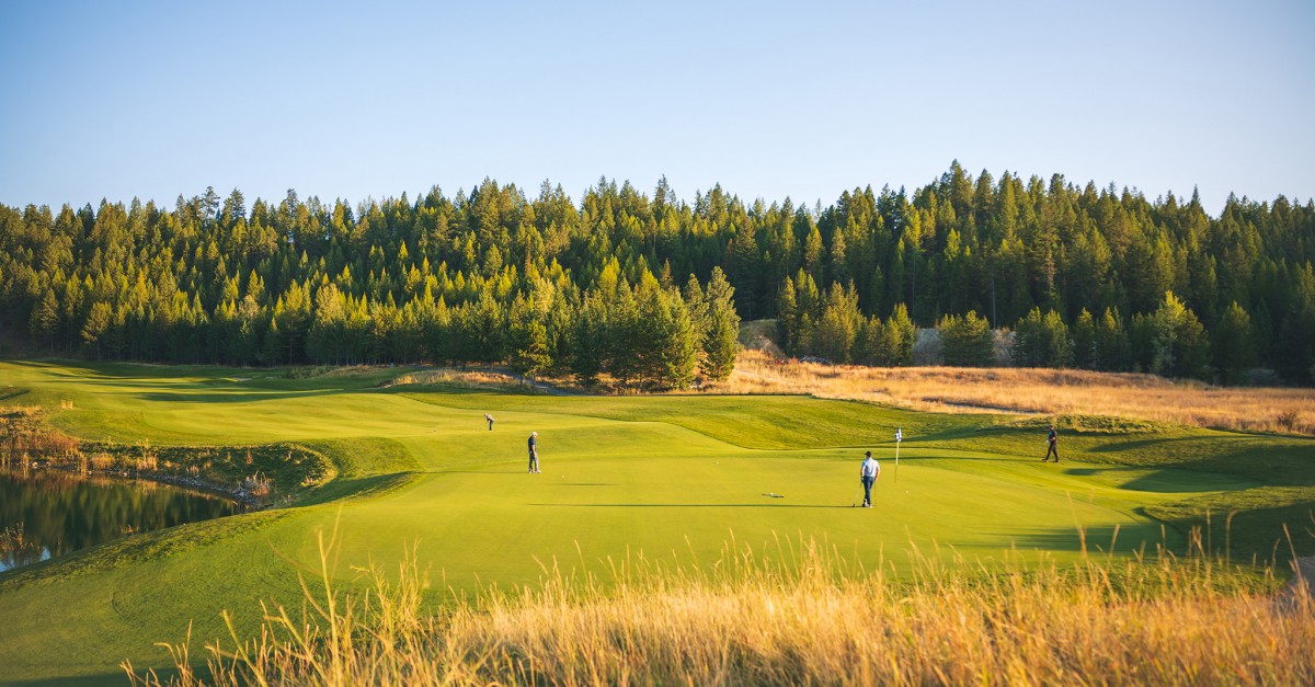 Ciri Khas Lapangan Golf Shadow Mountain di Kanada